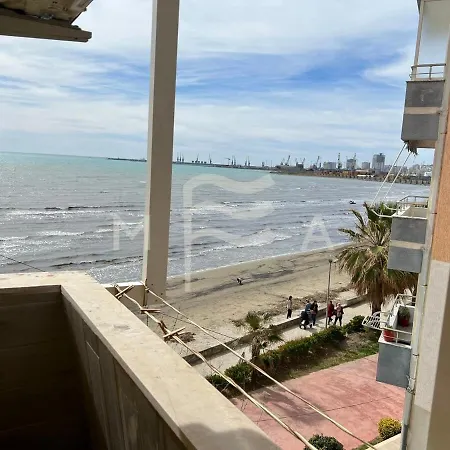 Yacht Club 573 Дуррес