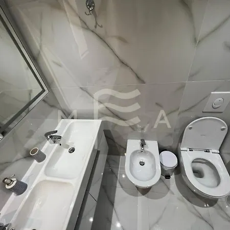 Yacht Club 573 Апартаменты Дуррес