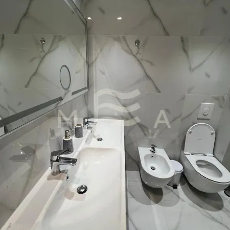 Апартаменты Yacht Club 573 Дуррес