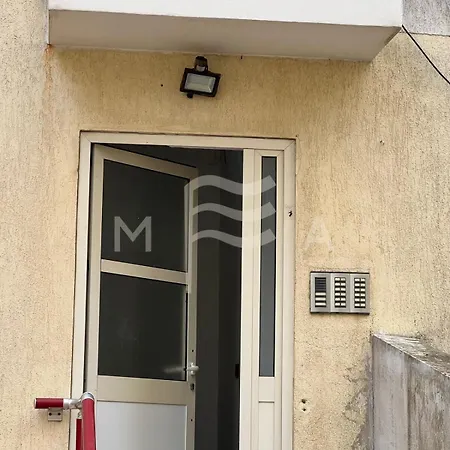 Yacht Club 573 * Дуррес